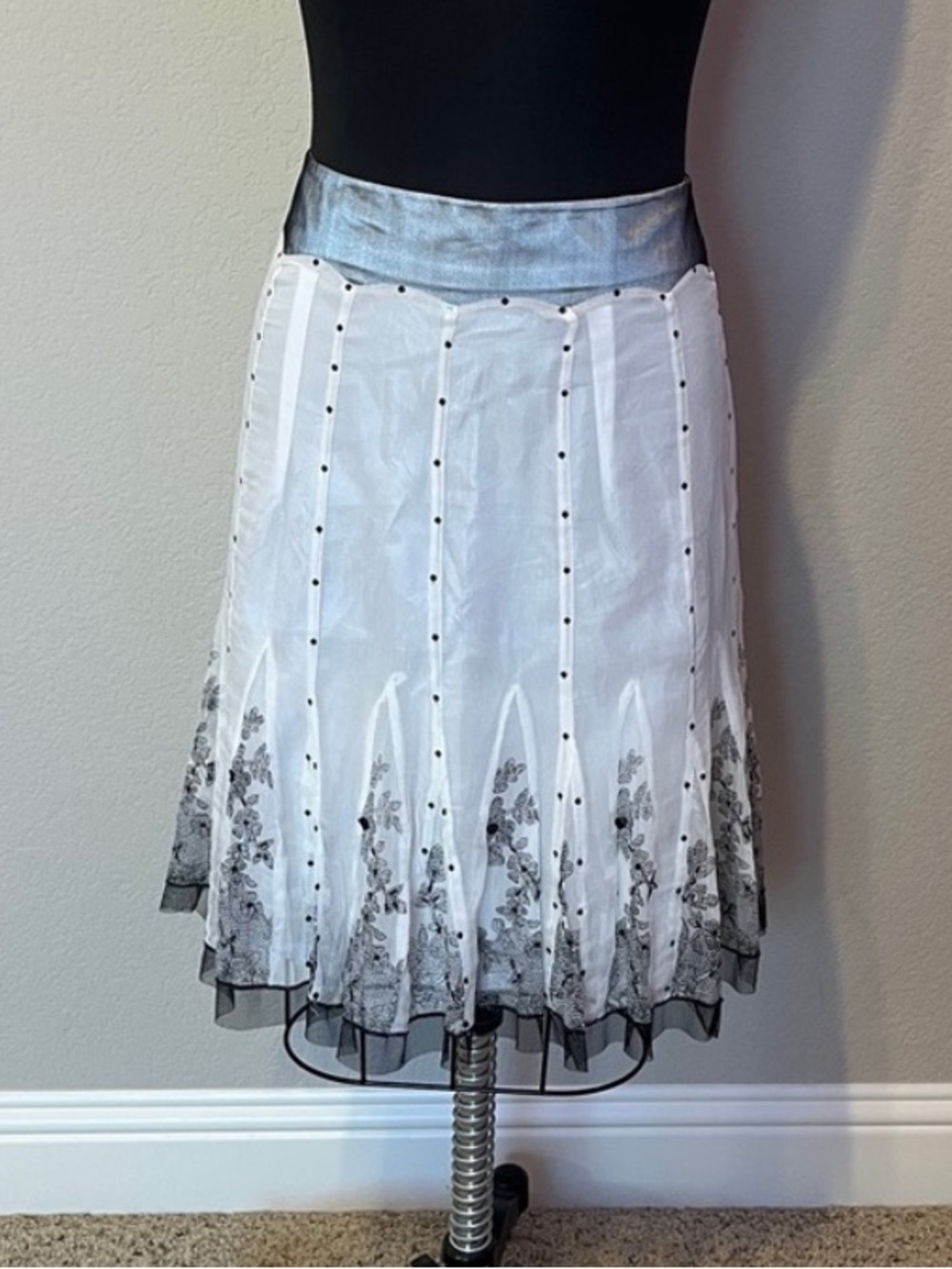Azwell Women's White and Gray A-Line Skirt with Floral Hem